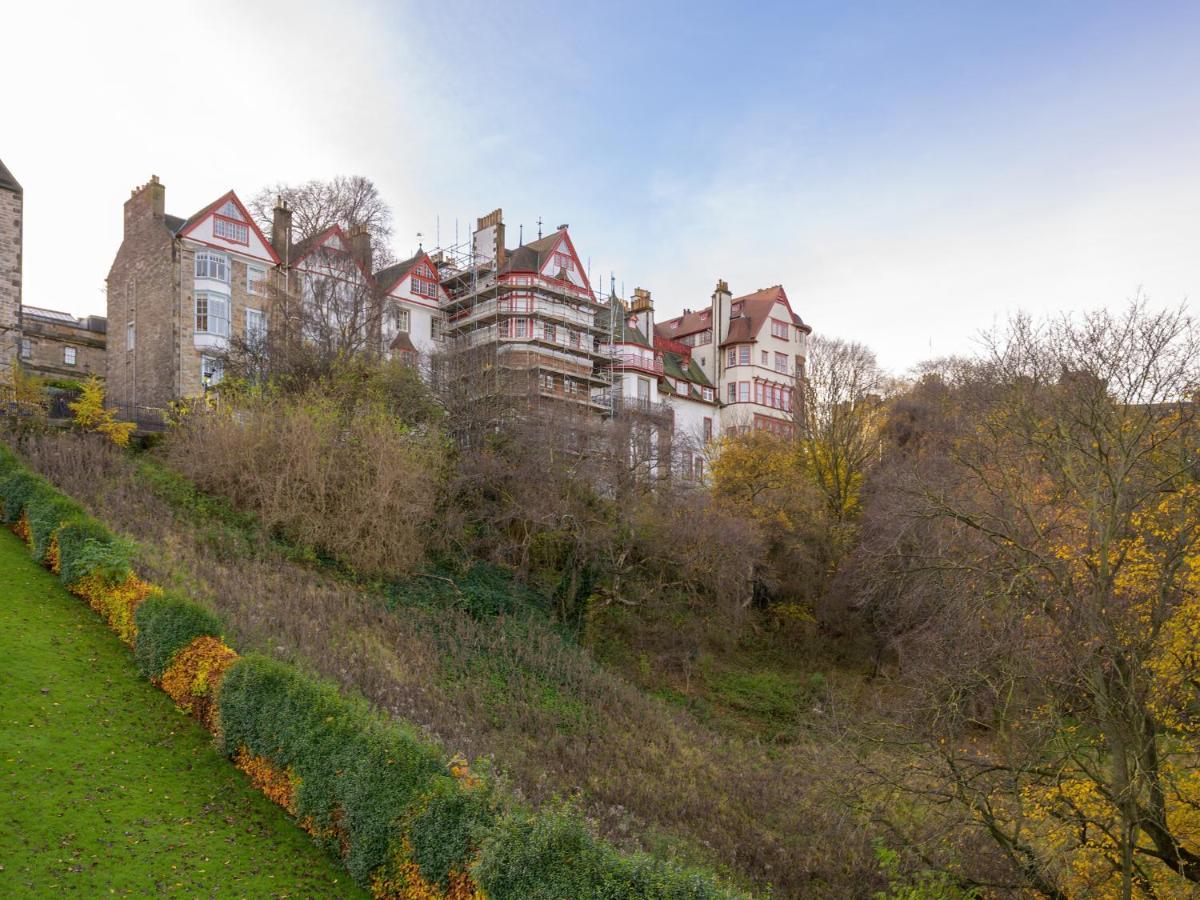 Pass The Keys Historic Ramsay Garden Apt With Balcony Views EDI Exterior photo